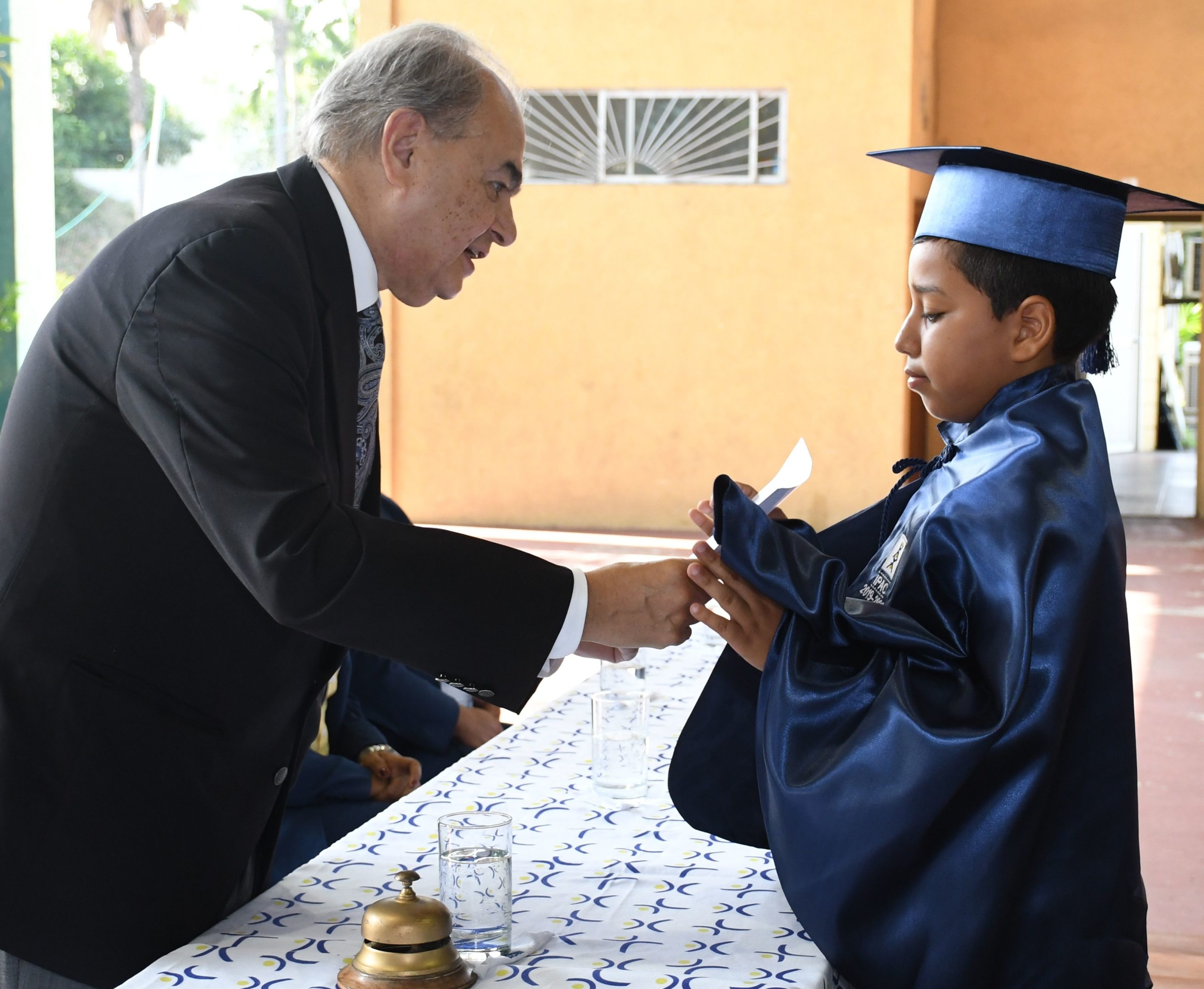 Entrega de Diploma al estudiante con m†s alto promedio en su trayectoria estudiantil Marcos Romero Zajia