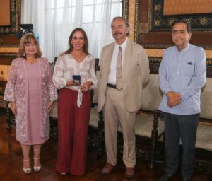 IPAC recibió la medalla del Bicentenario de Guayaquil
